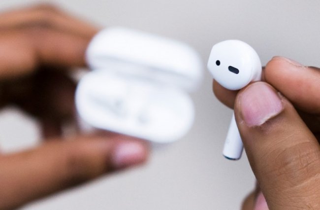 Apple Airpods:      